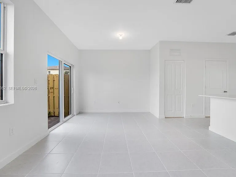 2619 SE 28th Ave — Photo 5