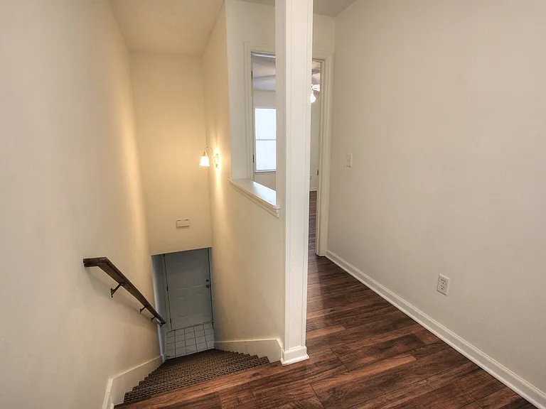 1663 Hamill Rd — Photo 6