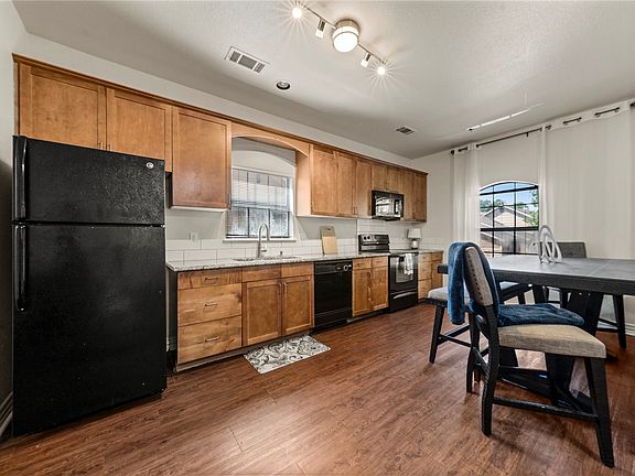 5th image of 2410 S 2nd St APT 630