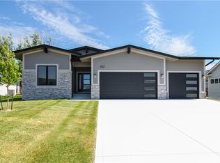 612 Elkwood Cir, Norwalk, IA 50211