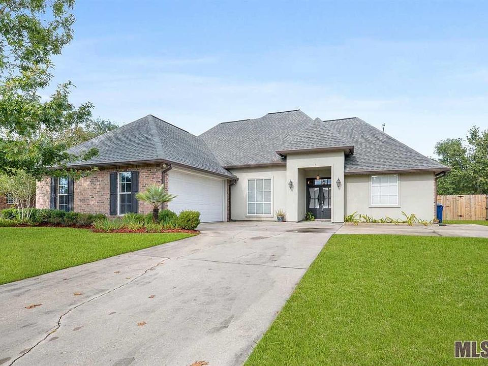 1st image of 862 N Brusly Oaks Dr