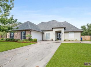 862 N Brusly Oaks Dr, Brusly, LA 70719