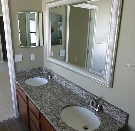4th image of 12602 Crayford Ave