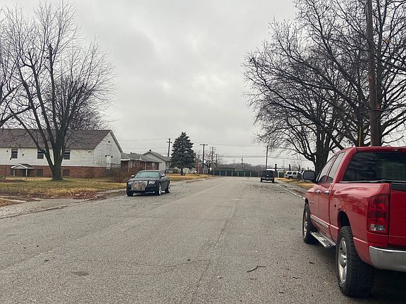 4th image of 47 Carstens Ave
