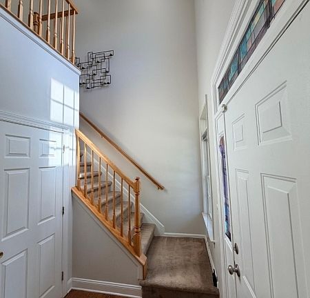 3rd image of 209 Raymound Blvd