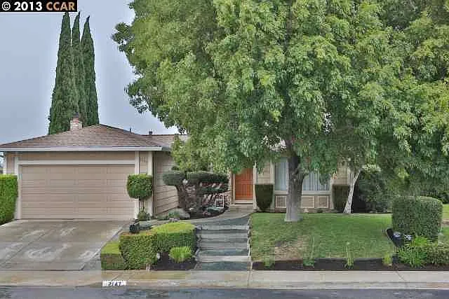 2147 Sugartree Dr photo 1