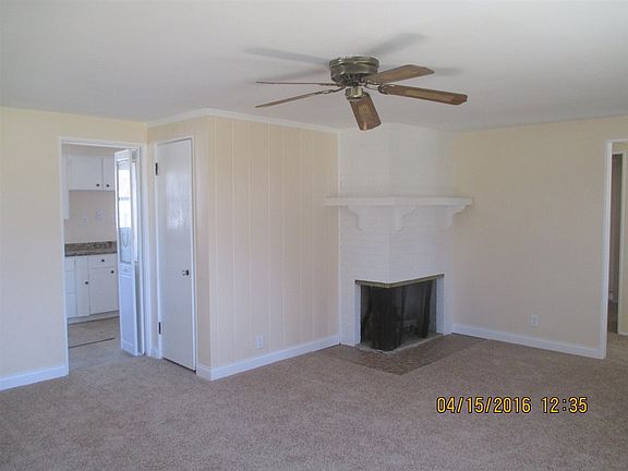 3rd image of 1703 Southeast Dr