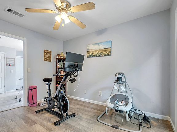 4th image of 2401 Lanrell Dr