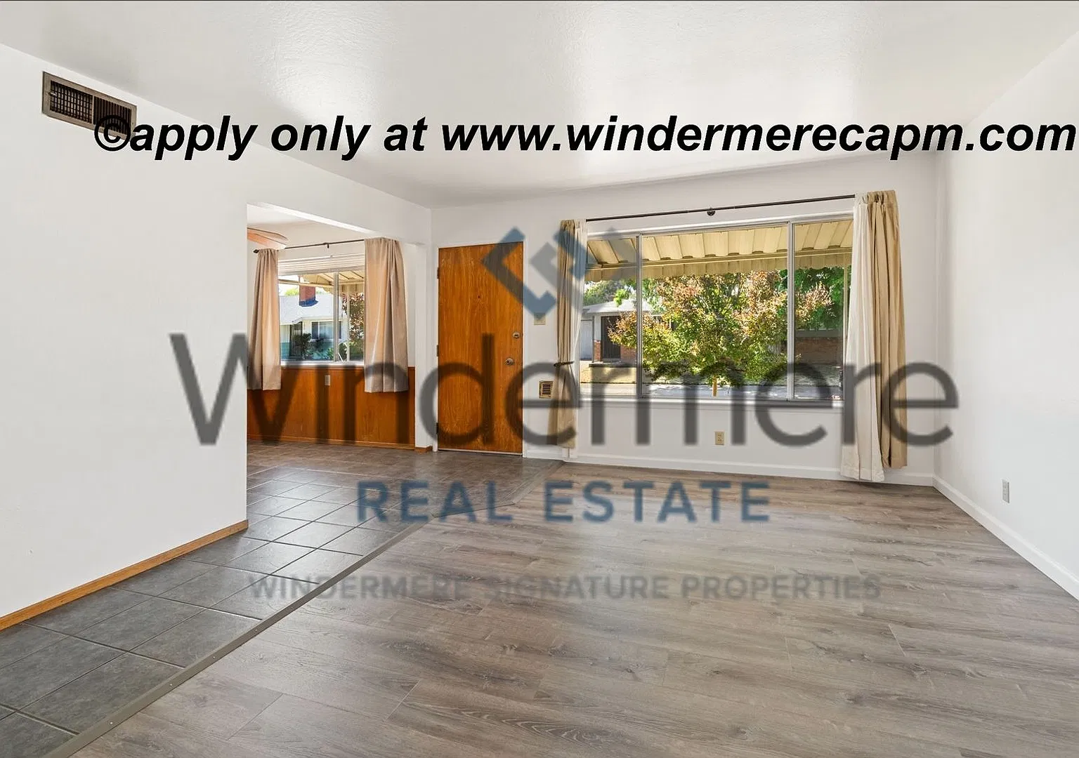 Vintage Charm Meets Modern Comfort 1 Bedroom Duplex in East Tahoe Park! — Photo 2