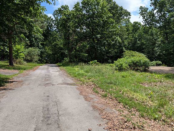 2nd image of Dogwood Trl