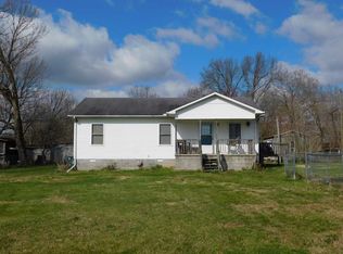706 3rd St, Hazel, KY 42049