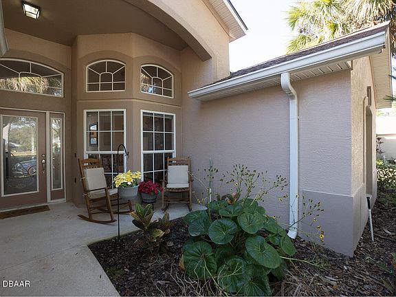 3rd image of 46 Shinnecock Dr