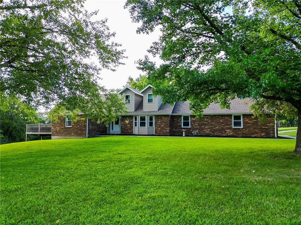18602 Highway 59, Country Club, MO 64505 | Zillow