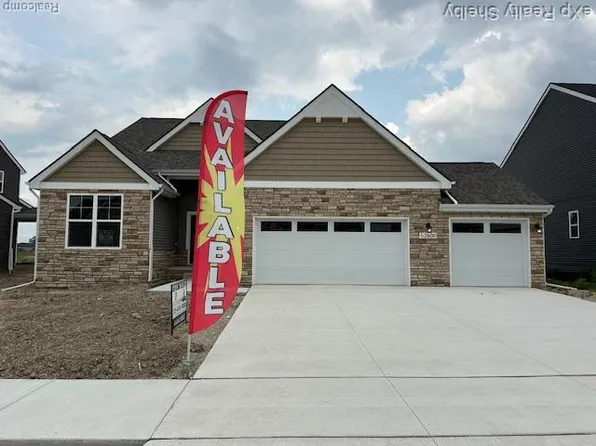 52600 Wellington Valley Dr, Macomb, MI 48042