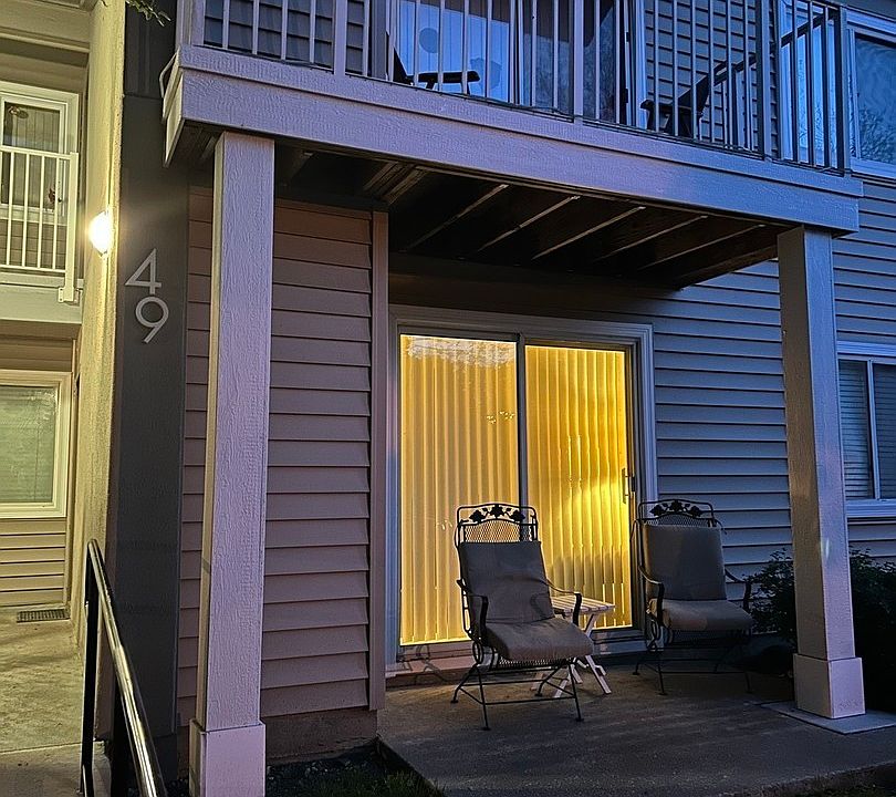 2nd image of 49 Orchard Ter APT 2