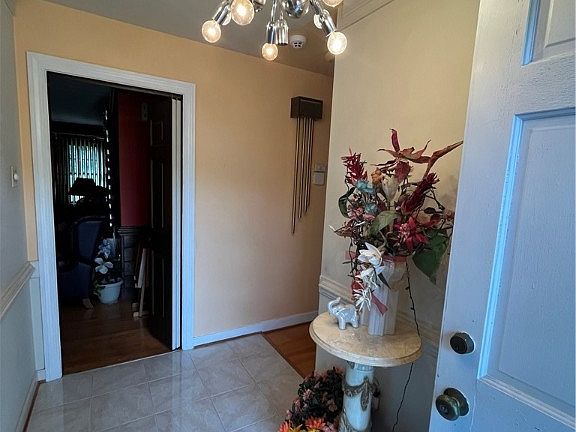 5th image of 8027 S Mayfield Ln