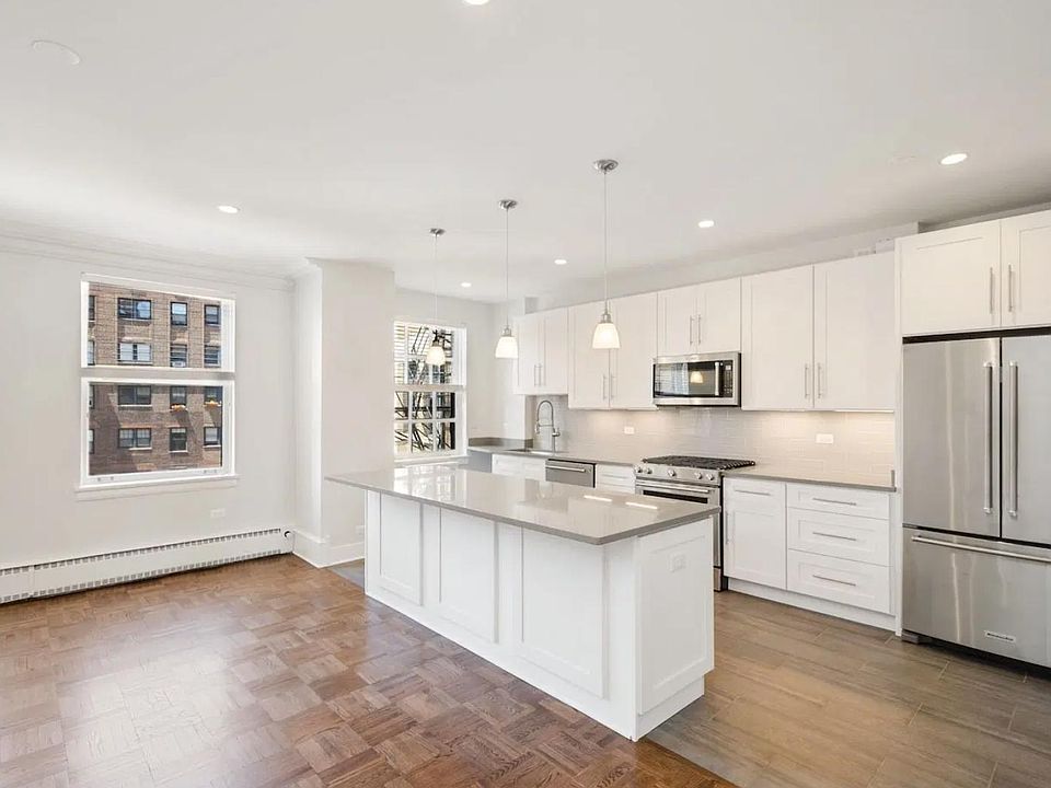 1st image of 3270 N Lake Shore Dr APT 17C
