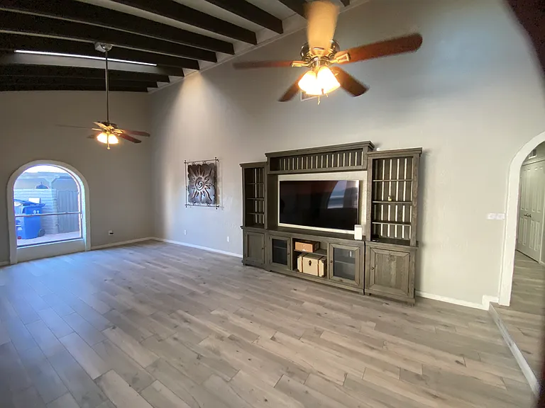 2081 E Alameda Dr — Photo 17