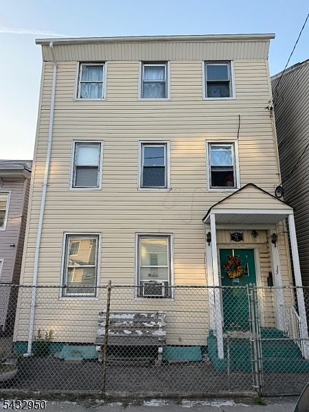 1st image of 15 Elm St