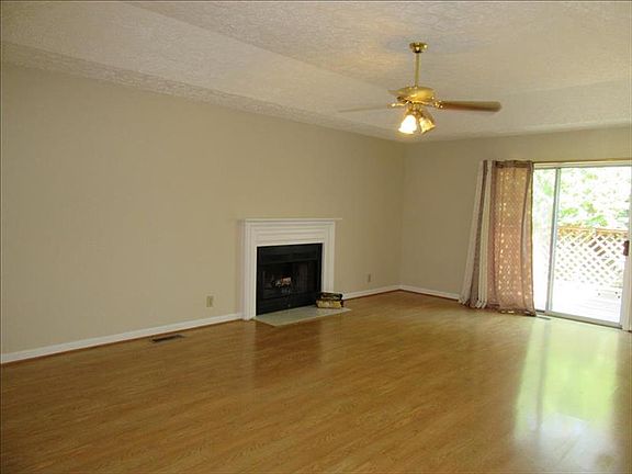 5th image of 436 Amquiwood Ct