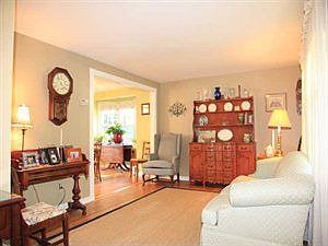 3rd image of 219 Mulberry Dr