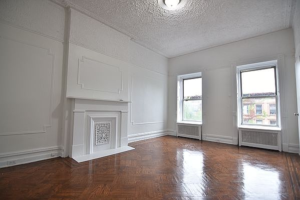 1st image of 128 Hancock St #4