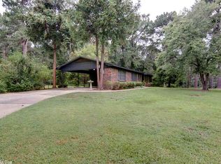 180 Lakeshore Dr, Texarkana, TX 75501