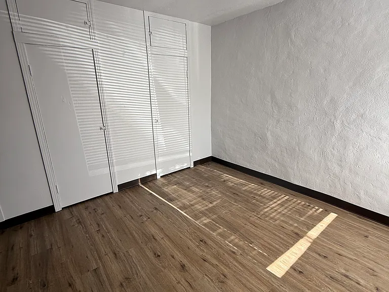 8 Orange Cir — Photo 1