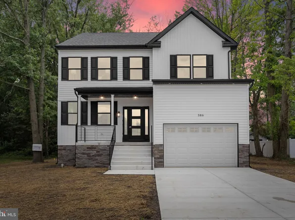 586 S Forklanding Rd, Maple Shade, NJ 08052