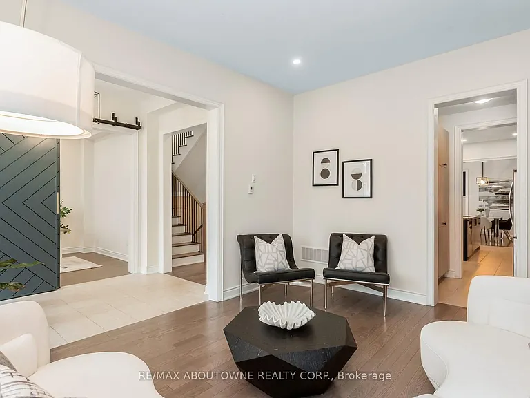 3294 Millicent Ave — Photo 7