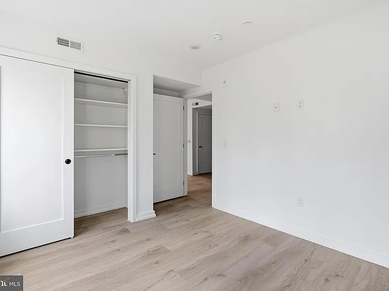 209 New St #2G — Photo 14