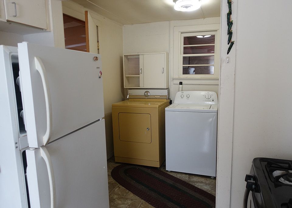 2nd image of 2021 Bay City Rd