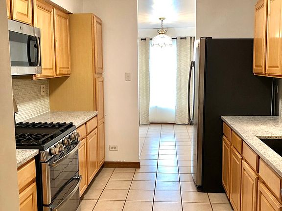 3rd image of 2005 Valencia Dr APT 104D