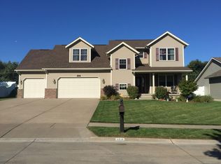 6810 Madison St, Davenport, IA 52806