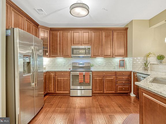 3rd image of 15130 Heather Mill Ln Unit 403