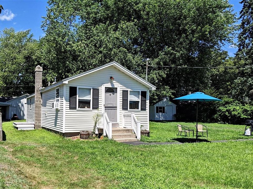 1st image of 3 Park Dr #0
