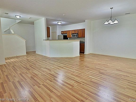 5th image of 4058 Radcliff Dr