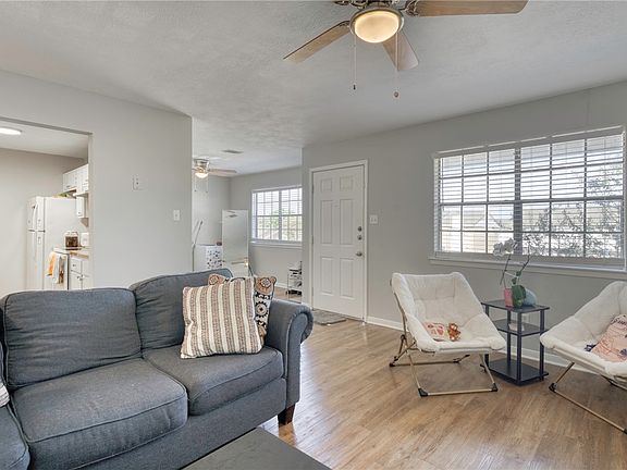 4th image of 702 Navarro Dr APT C