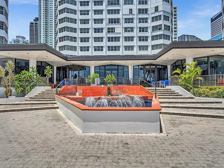 825 Brickell Bay Dr #2048 — Photo 36