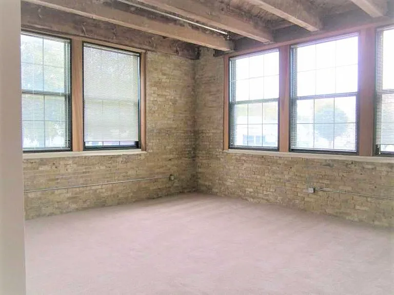 Shoe Factory Apartments — Photo 36