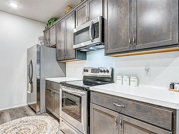 4th image of 20278 Willow Ln
