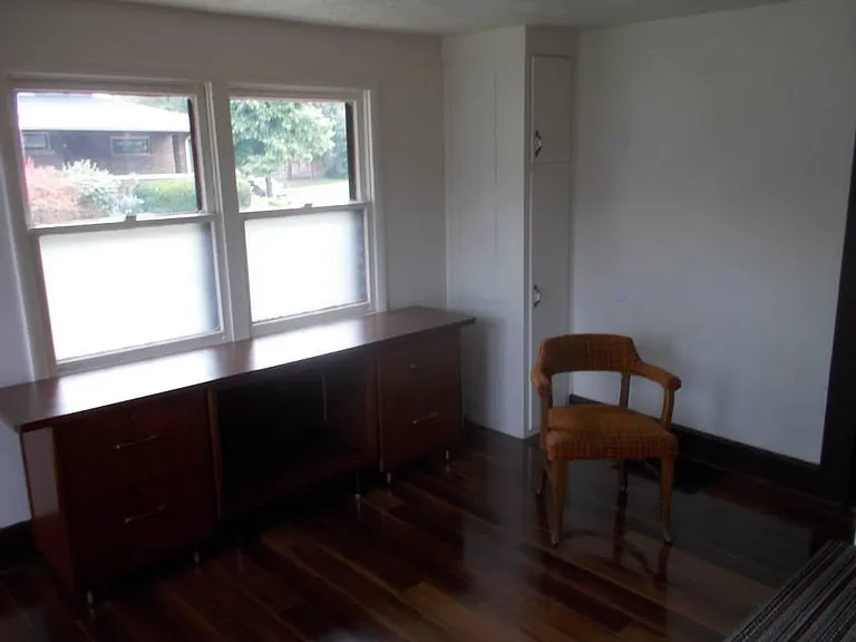 924 E Main St — Photo 9