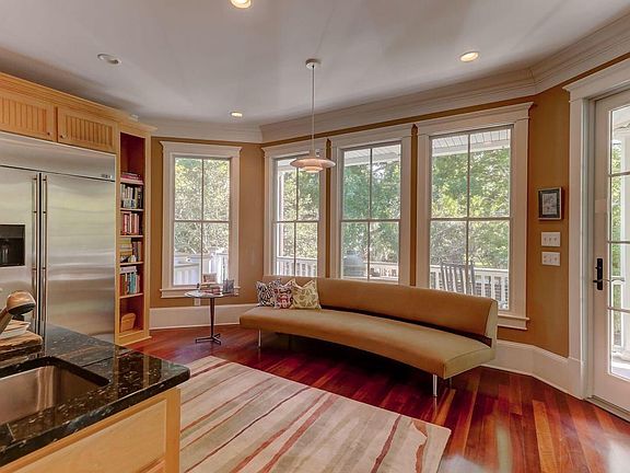 5th image of 1312 Thompson Ave