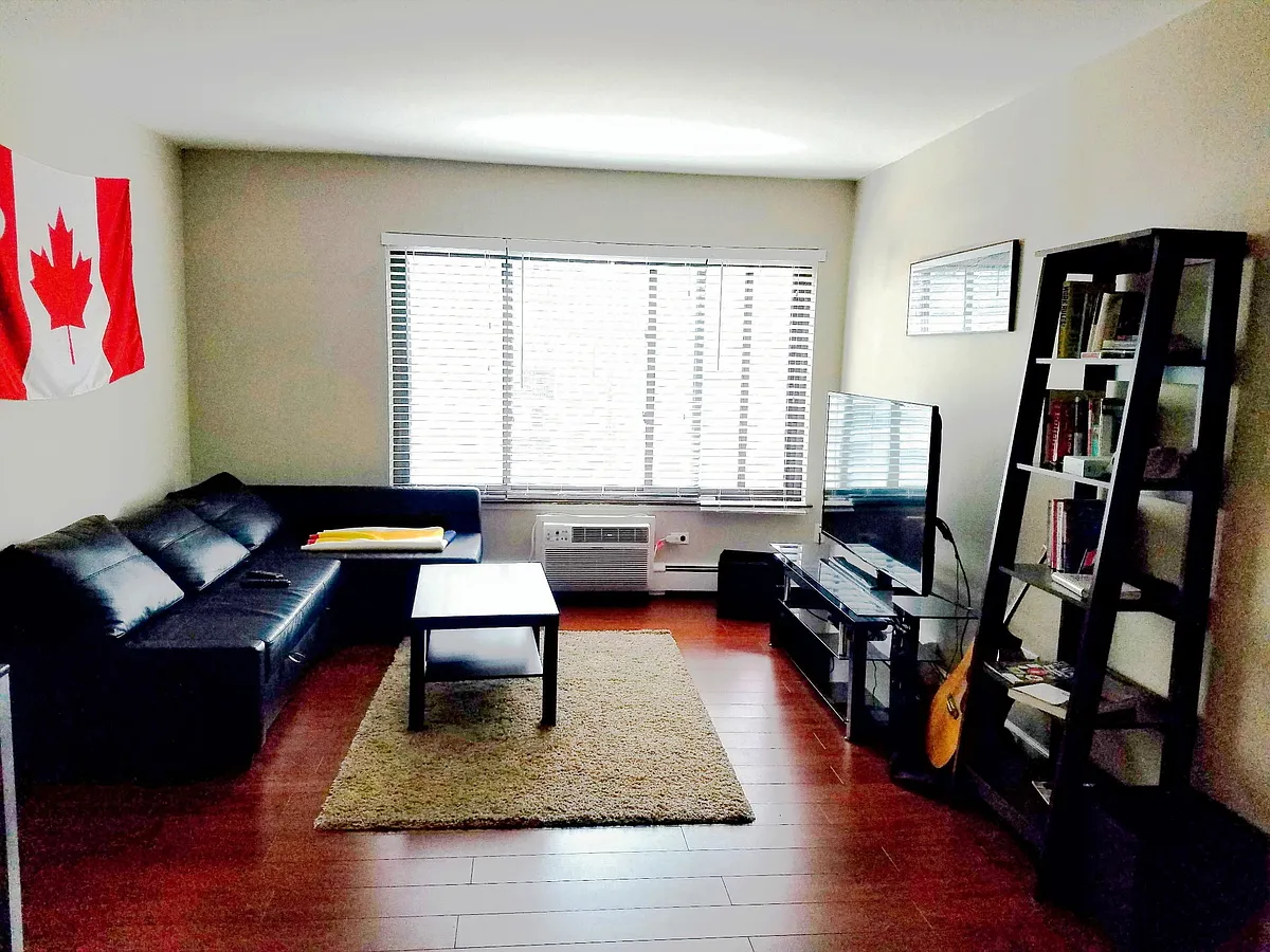 Building Photo - 607 W Wrightwood Ave #812