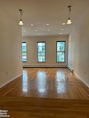 3rd image of 805 6th Ave APT 2