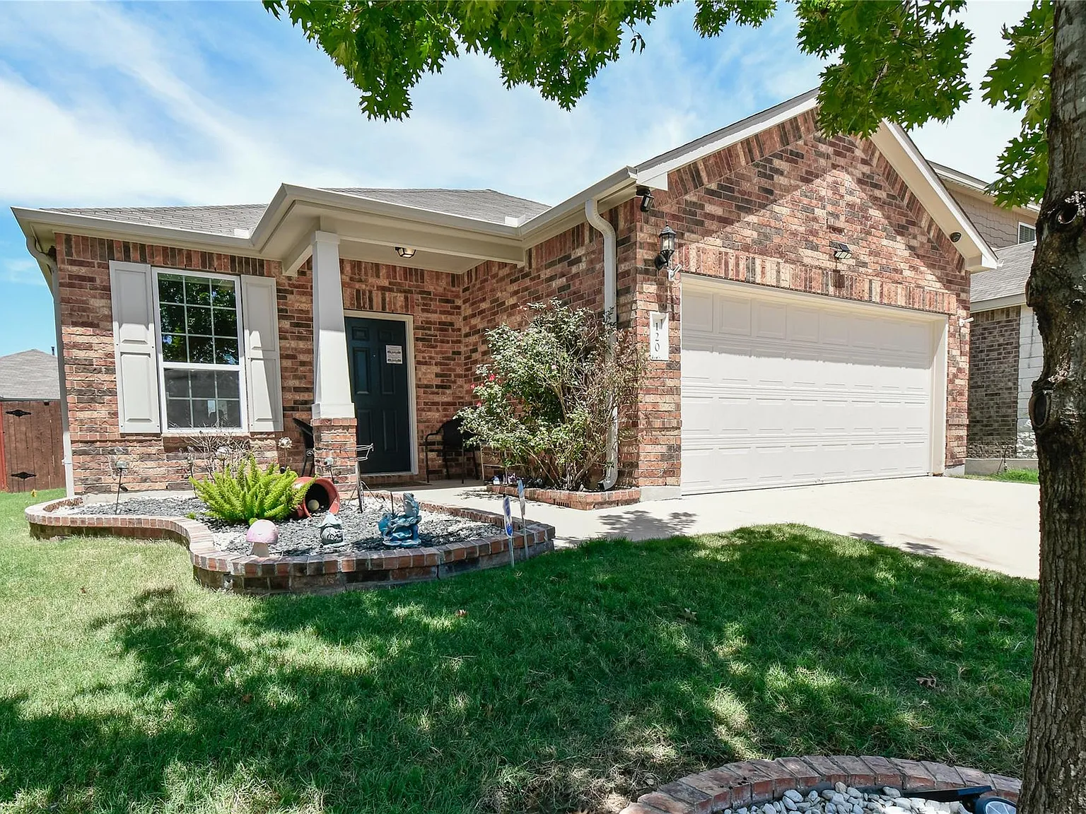 3 bed, 2.0 bath, 1488 sqft, $2,200 — Photo 3