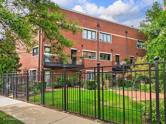 2nd image of 2455 W Ohio St Unit 21W