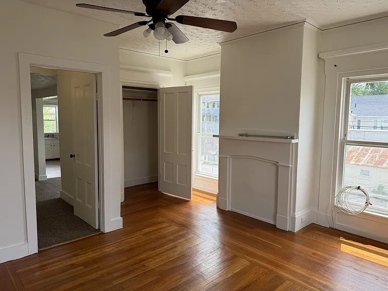 581 Chestnut St — Photo 6