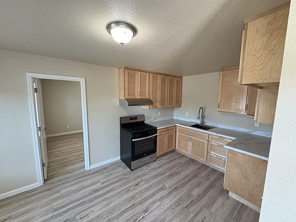 3rd image of 376 Oak Ave #B