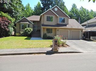 16446 NE San Rafael Dr, Portland, OR